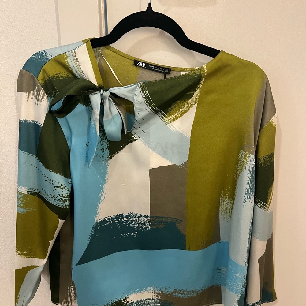 Zara Olive and Cream Abstract Toe Blouse - Picture 2 of 4